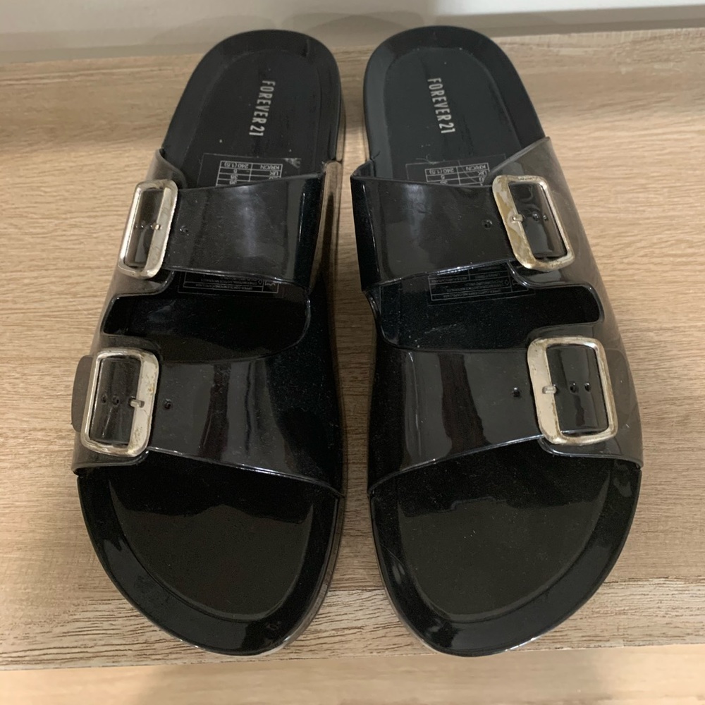 Jelly slide sandal with buckle